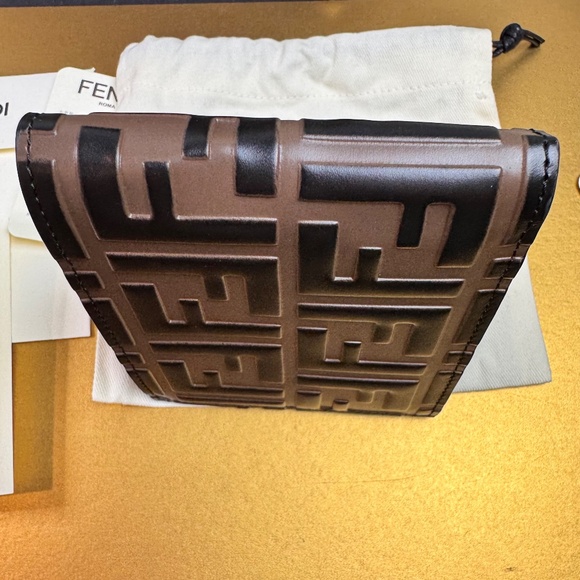 NWT Fendi Men's FF Zucca Embossed Bi-Fold Wallet w Dust Bag & Box - Picture 6 of 11